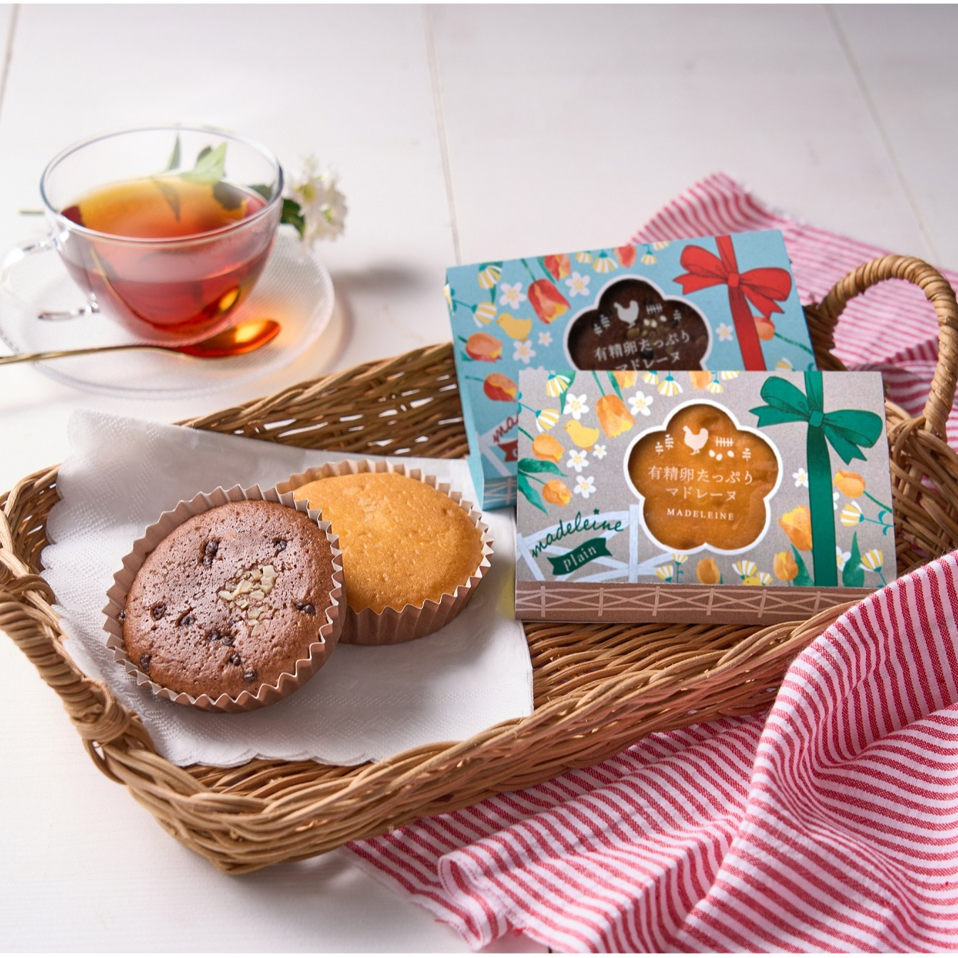 お花とひよこのマドレーヌ