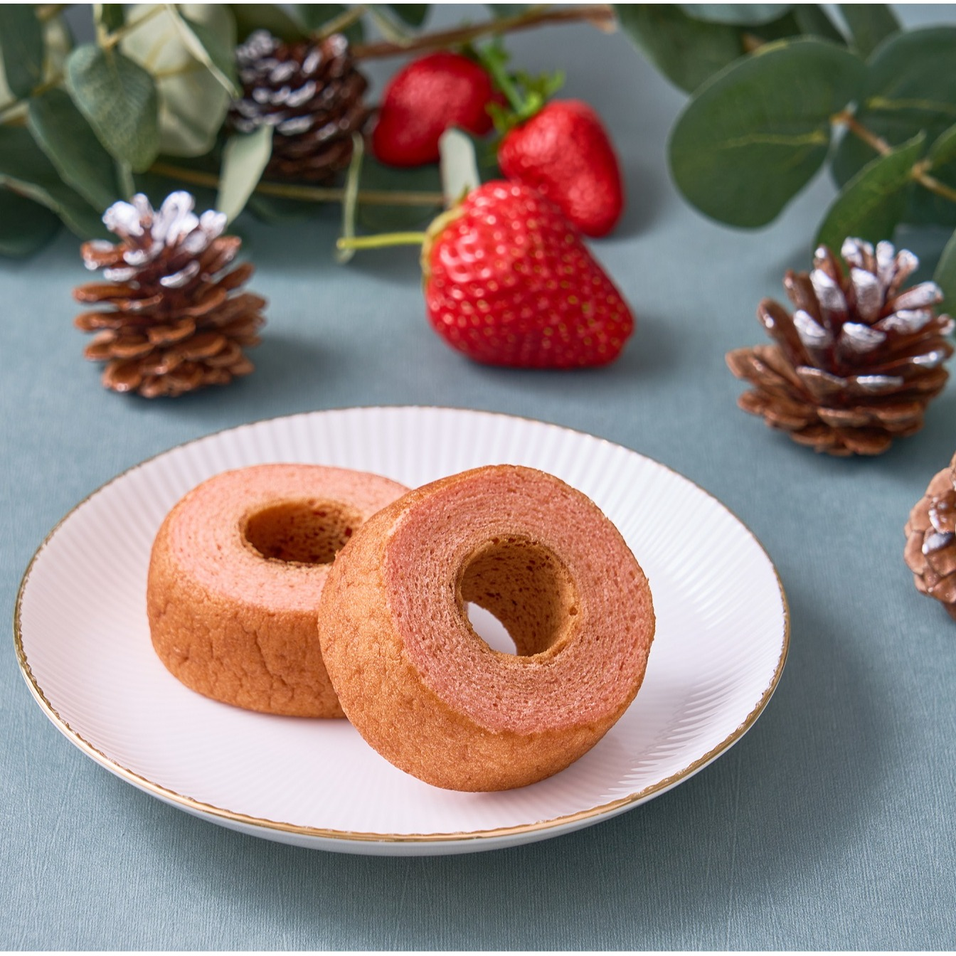 聖夜の雪だるまサンタ苺バームクーヘン