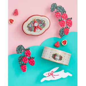 いちごの日 いちごの魔法缶