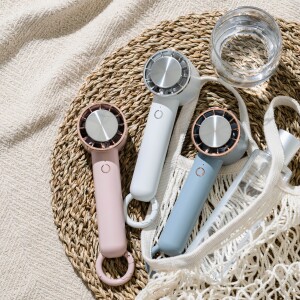 Life on Products(ライフオンプロダクツ) ペルチェ冷却機能ハンディファン カラビナ付